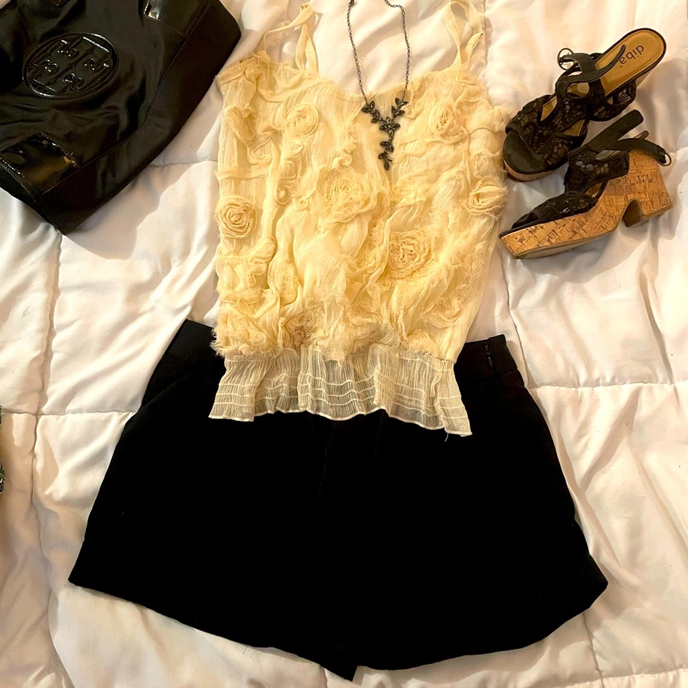 Cream Flower Sleeveless tank Top